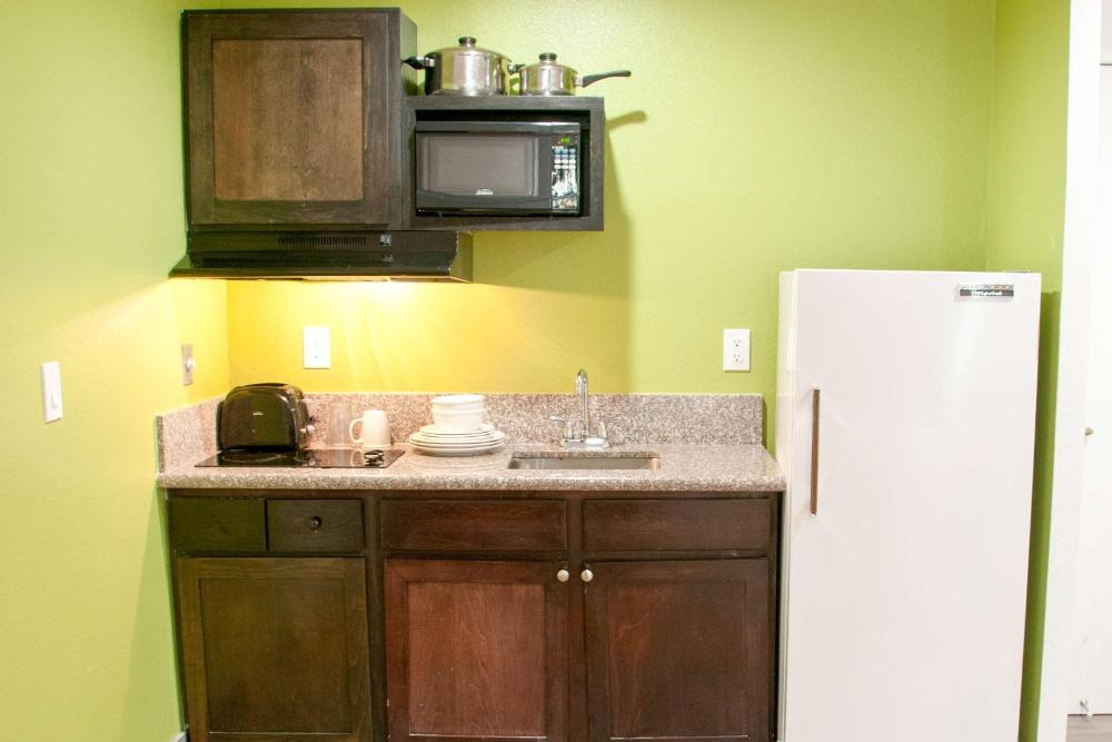 Deluxe Quadruple Room - Non-Smoking interior